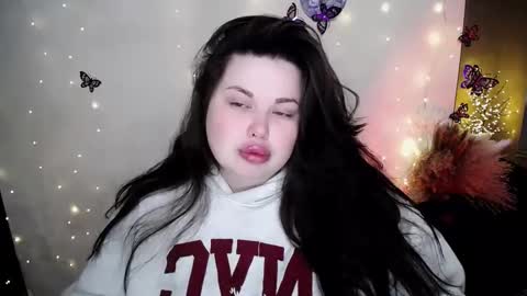 sophia__olsen online show from February 7, 2026, 7:01 am