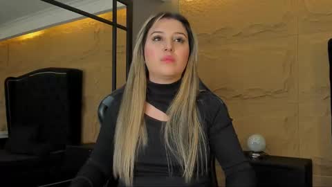 Sophia online show from October 5, 2025, 4:16 pm