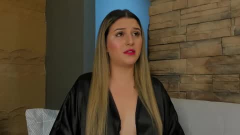 Sophia online show from October 10, 2025, 12:59 pm