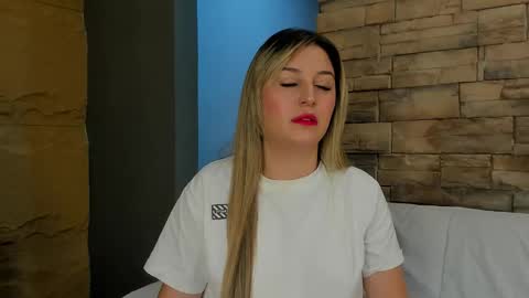 Sophia online show from October 17, 2025, 11:46 am