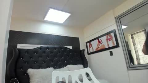 Snapshot of sophia_fox69_ chatting on November 7, 2025, 4:40 pm Sophia online show from November 7, 2025, 4:40 pm