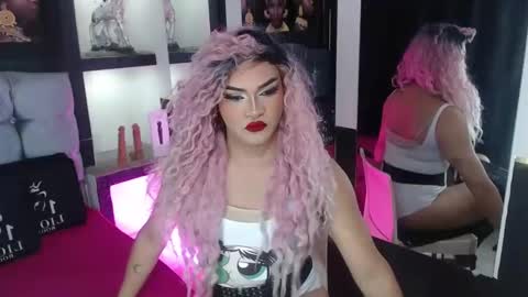 sophia_hott01 online show from September 29, 2025, 8:02 pm
