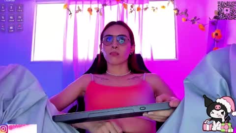 sophia_milano online show from December 6, 2024, 3:22 pm