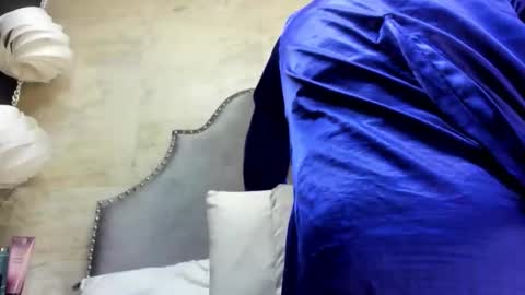 Sophia  online show from February 25, 2026, 12:26 pm