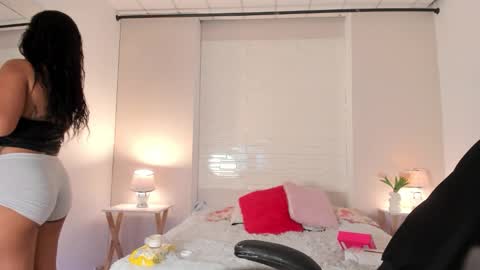 Snapshot of sophia_stonne chatting on February 9, 2026, 12:20 pm S O P H I A online show from February 9, 2026, 12:20 pm