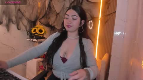 Sophia online show from October 3, 2025, 1:30 pm