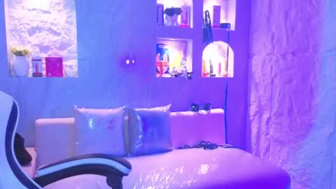 Sophia online show from April 14, 2026, 3:12 am