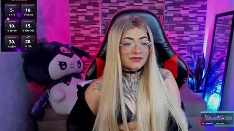 Sophia online show from December 23, 2025, 5:49 am