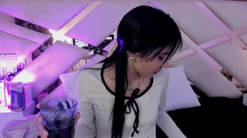 Sophia Paris online show from October 23, 2025, 4:01 am