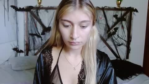 SophiaLee online show from October 25, 2025, 10:48 pm