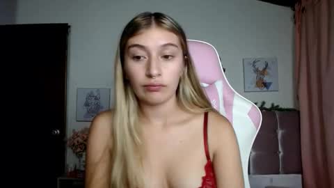 SophiaLee online show from March 18, 2026, 12:58 am