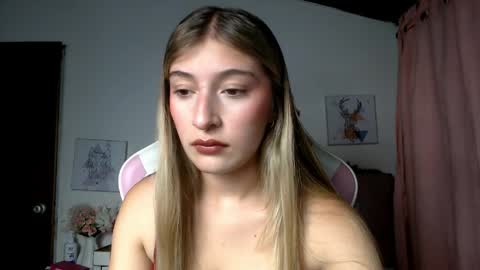 SophiaLee online show from April 22, 2026, 11:39 pm