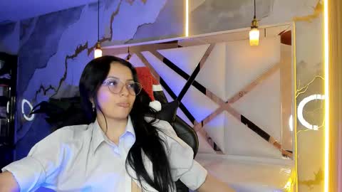 sophiadoll_tf online show from December 18, 2025, 8:37 pm