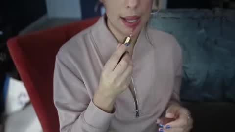 sophiadover online show from February 25, 2026, 6:28 pm