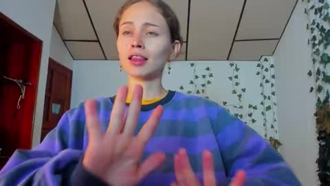 sophiamiller6 online show from April 7, 2026, 12:38 pm