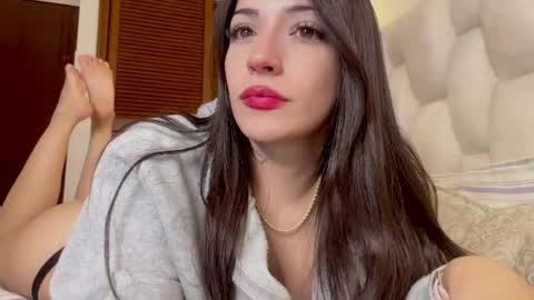 Snapshot of sophiarommie chatting on June 1, 2026, 7:43 am sophiarommie online show from June 1, 2026, 7:43 am