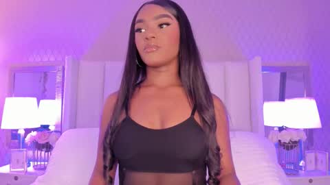 Snapshot of sophiasmiths_ chatting on October 14, 2025, 11:05 pm SophiaSmiths online show from October 14, 2025, 11:05 pm