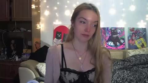 SophiaSonata online show from January 5, 2025, 3:43 am