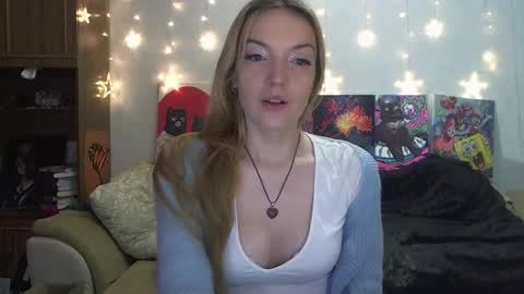 SophiaSonata online show from February 19, 2025, 4:33 pm