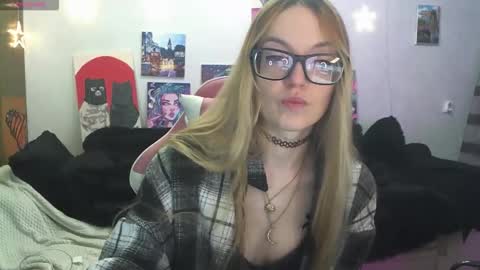 SophiaSonata online show from February 12, 2026, 10:16 pm