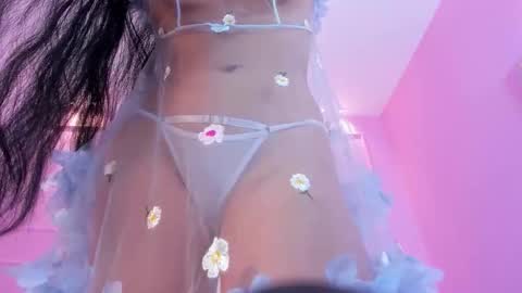 S O P H I A  online show from October 16, 2025, 1:23 pm