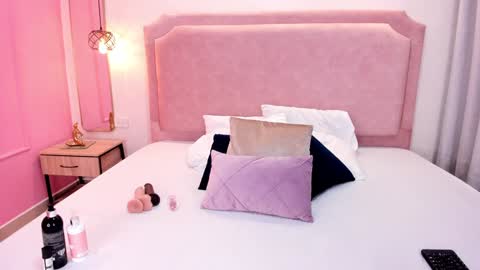 SOPHIA online show from February 3, 2025, 1:19 pm