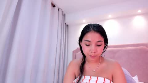 SOPHIA online show from February 26, 2025, 7:38 pm