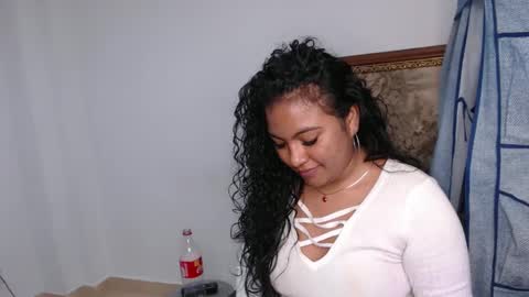sophiaxguzman online show from September 14, 2025, 5:28 am