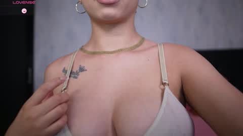 Sophy online show from January 6, 2026, 1:09 am