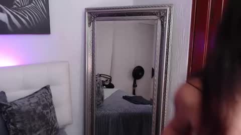   online show from November 27, 2025, 8:22 pm