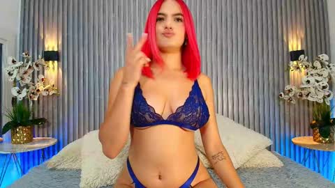 sophicollins online show from October 3, 2025, 7:00 pm