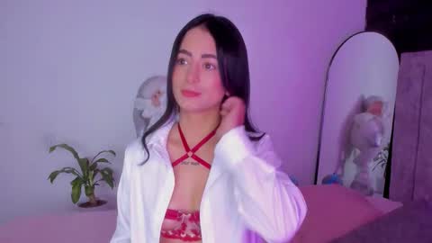  Sophie  online show from December 16, 2025, 11:32 pm