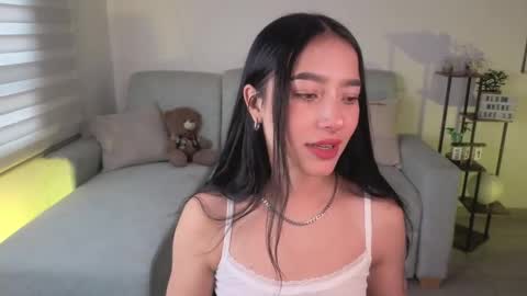 Sophie  online show from March 31, 2026, 3:34 pm