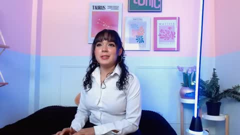 Sophie  online show from May 6, 2026, 2:00 pm