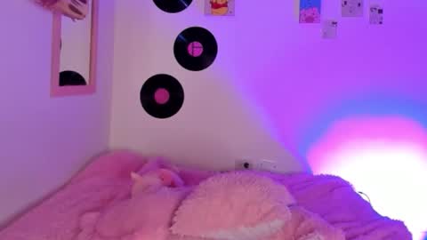 Sophie online show from December 19, 2025, 5:36 am