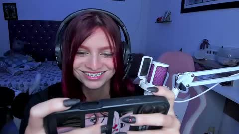 Snapshot of sophie_dolly_ chatting on May 13, 2026, 4:21 am sophie doll online show from May 13, 2026, 4:21 am