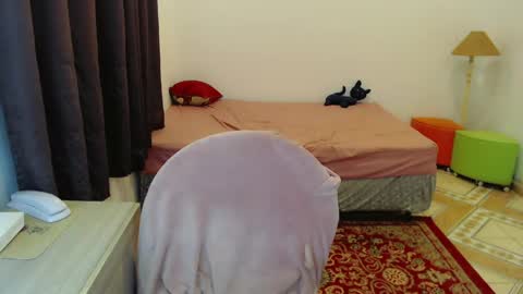 Sophie Fantasys online show from May 12, 2026, 5:32 pm