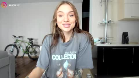 Snapshot of sophie_in chatting on May 8, 2026, 5:46 am Sonya online show from May 8, 2026, 5:46 am