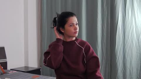 Sophie jeans online show from October 17, 2025, 8:22 pm