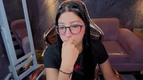 sophie_jones_b online show from February 4, 2026, 12:44 pm