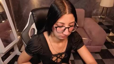 Snapshot of sophie_jones_b chatting on March 18, 2026, 12:52 pm sophie_jones_b online show from March 18, 2026, 12:52 pm