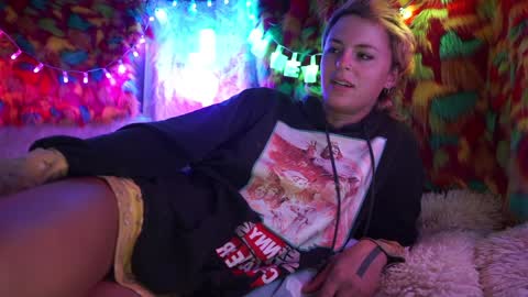 derpy derpington online show from February 6, 2025, 5:25 am