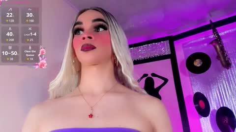 sophie_miaa online show from October 10, 2025, 11:09 am