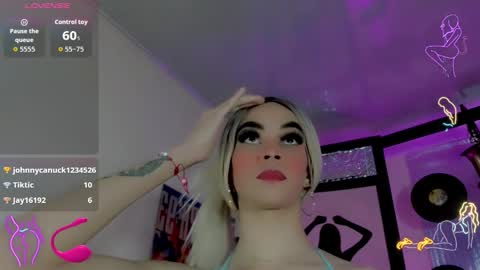 sophie_miaa online show from October 28, 2025, 11:14 am