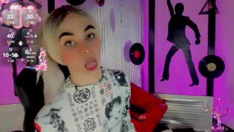 sophie_miaa online show from October 29, 2025, 11:23 am