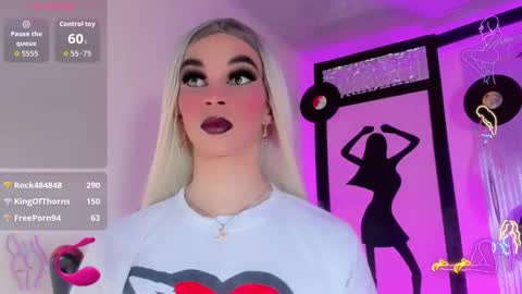 sophie_miaa online show from November 5, 2025, 11:21 am