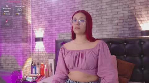 sophie_new25 online show from March 16, 2026, 12:31 pm