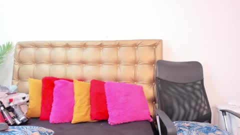 sophie_newton online show from January 22, 2025, 12:27 pm