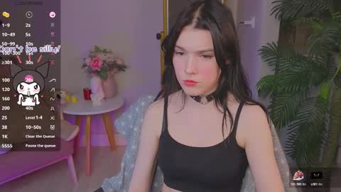 sophie_nomenal_ online show from October 3, 2025, 9:56 pm