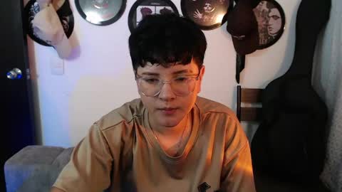 sophie_ross1 online show from April 13, 2026, 2:50 am